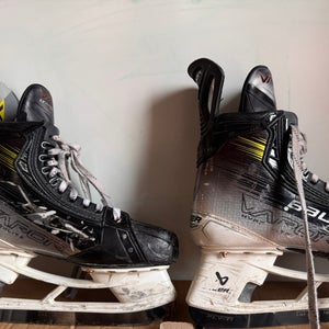Black/Yellow 2023 Bauer Vapor Hyperlite 2 Hockey Skates Regular Width 7 (Used)