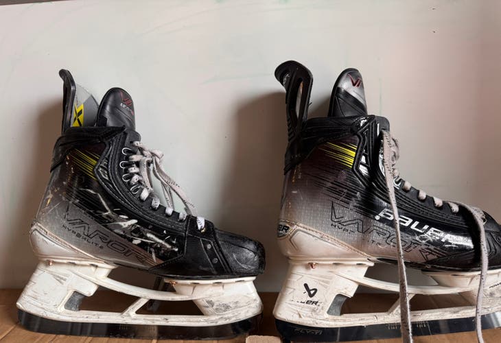 Black/Yellow 2023 Bauer Vapor Hyperlite 2 Hockey Skates Regular Width 7 (Used)