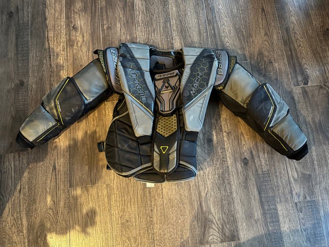 XL Bauer Mach Goalie Chest Protector Pro Stock (Used)