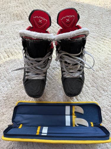 Black 2021 Bauer Vapor 3X Pro Hockey Skates Size 5.5 (Used)