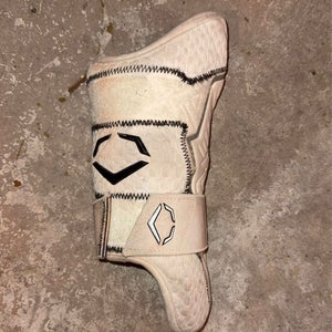 White Junior EvoShield Leg guard (Used)