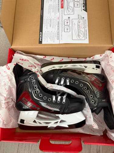 2025 CCM JetSpeed FT8 Pro Hockey Skates Wide Width 7.5 (New)