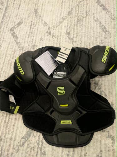 Men's Small Senior Sher-Wood Shoulder Pads (New)