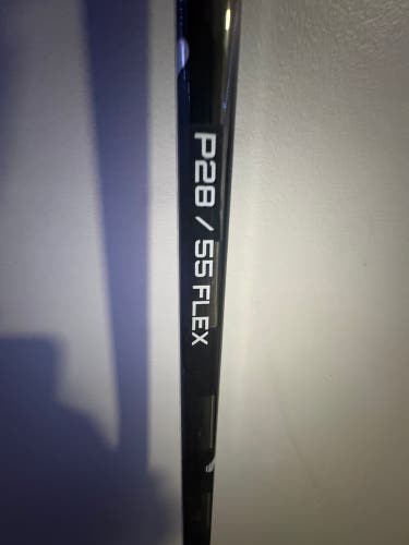 Intermediate Bauer Vapor Flylite Left Hand Hockey Stick P28 55 Flex (New)