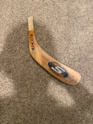 Easton Synthesis RH Sakic Blade