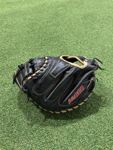 Wilson A2000 RH Catcher's Baseball Glove 33.5" (Used)