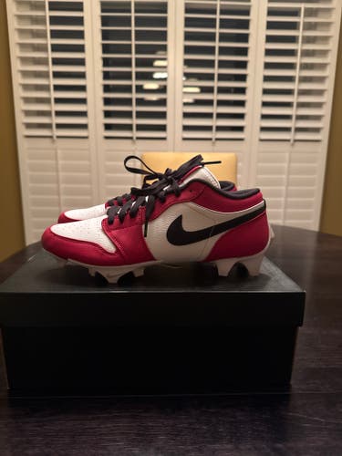 Jordan 1 Chicago low cleats (Used)