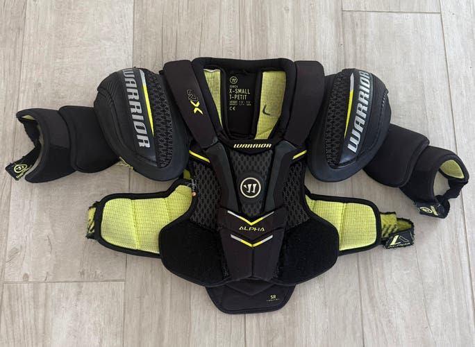 Hockey Player Shoulder Pads - WARRIOR
