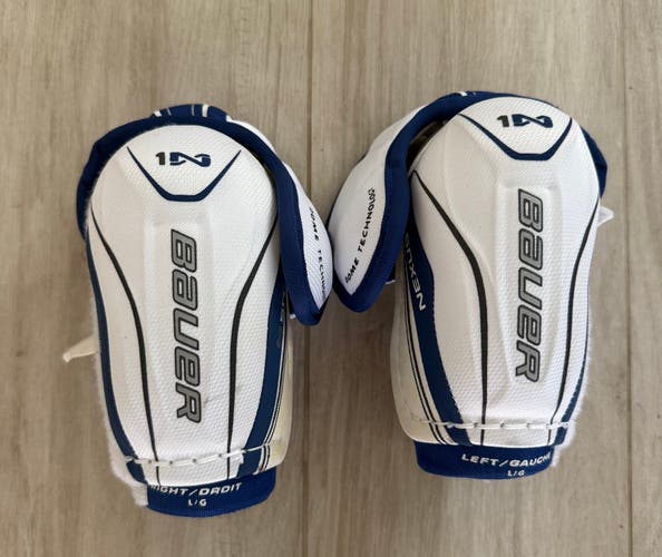Bauer Hockey Player Elbow Pads (Junior Large)