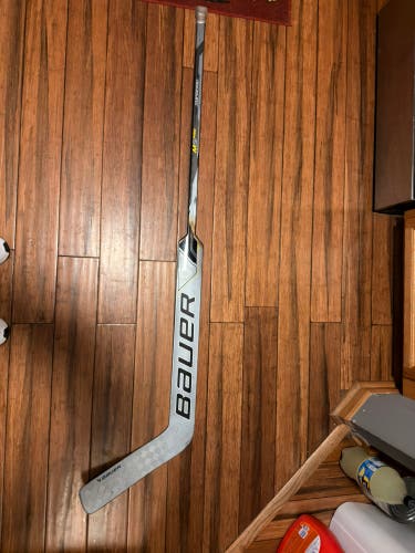 Senior Bauer Supreme M5 Pro Full Right Goalie Stick 26" Paddle (Used)