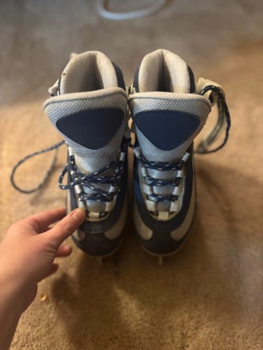 Blue Jackson Ultima Softec Hockey Skates Size 1 (Used)