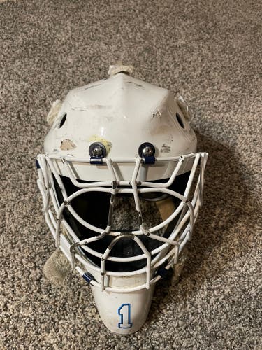 Senior Medium Oakley Goalie Mask (Used)