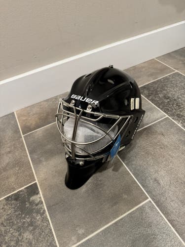 Senior 2025 Medium Black Bauer Cat Eye Profile 960 Goalie Mask (New)