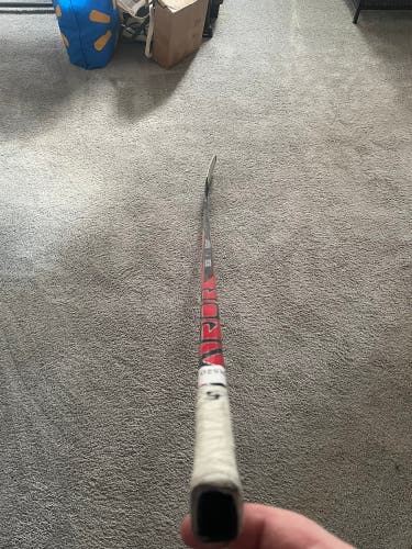 Used Left Red Bauer Vapor Hyperlite 2 | 70 Flex P88 Curve Grip | R520