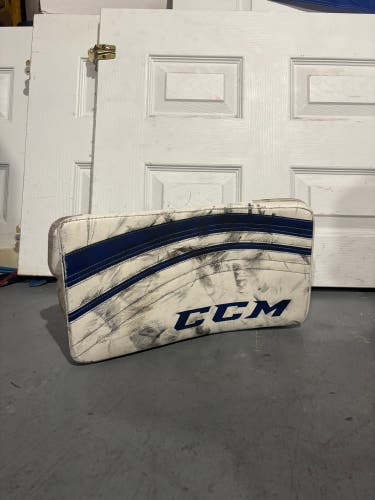 CCM Extreme Flex 400 Regular (Used)