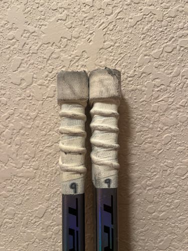 Senior True Catalyst 9x Left Hand Hockey Stick Mid Pattern 100 Flex Pro Stock (New)