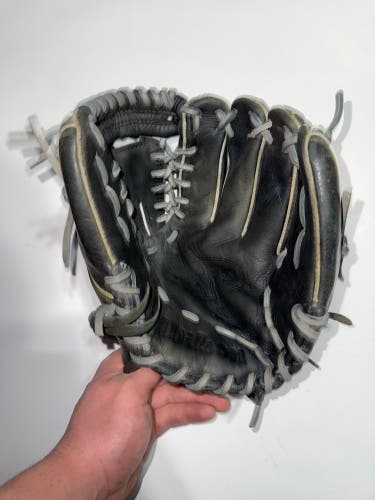 Wilson A750 RH Baseball Glove 11.25" (Used)