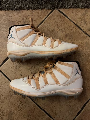 White Men's Size M 11.5 (W 12.5) Adult Jordan Cleats (Used)