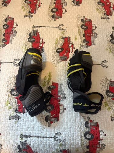 Senior Small CCM Vector Plus Elbow Pads (Used)