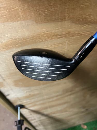 Men's 2015 Titleist 915 F Right Handed Fairway Wood Stiff Flex Loft 18 (Used)