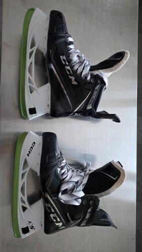 Black CCM 100K Hockey Skates Regular Width Pro Stock 10.5 (Used)