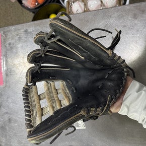 Used 44 PRO 44 PRO SIGNATURE SERIES - W/ NAME BB/SB Glove RH Throw Black 12 1/4" 11605-S000213120