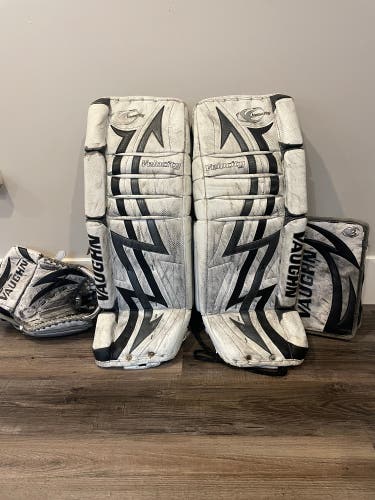 34" Vaughn Velocity V3 Regular Goalie Full Set Pro Stock (Used)