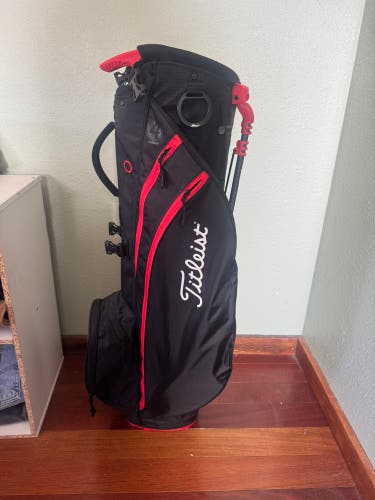 Titleist Players 4 carbon Bag (New)