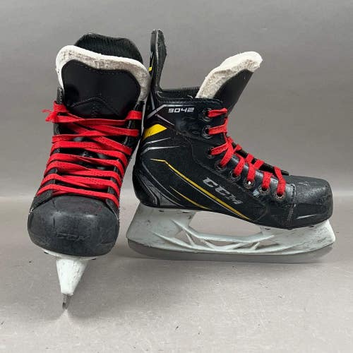 CCM Tacks 9042 Size 1 Junior Hockey Skates