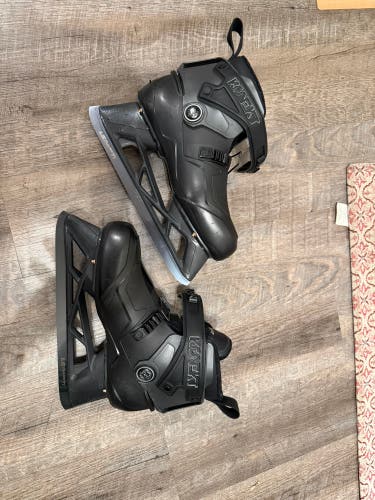 2024 Bauer Konekt 2 Hockey Goalie Skates Regular Width 8 (Used)