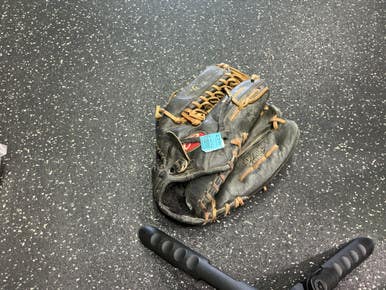 Used Rawlings PRO601DCC BB/SB Glove RH Throw Black 12 3/4" 10743-S000477575