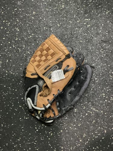 Louisville Slugger Used Black Right Hand Throw 9.5" Baseball Glove