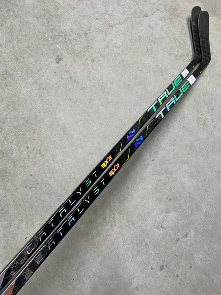 2 PACK 80 Flex P14 Senior True Catalyst 9x3 Left Hand Hockey Stick Pro Stock (New)