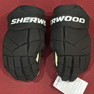 Boston Bruins Sher-Wood Rekker Morph 1 Gloves (New) Item#SWBBB