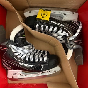 CCM Ribcor 68K Hockey Skates Regular Width Size 5.5 (New)