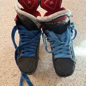 Bauer Vapor 3X Pro Hockey Skates Regular Width Size 4 (Used)