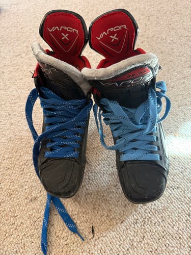 Bauer Vapor 3X Pro Hockey Skates Regular Width Size 4 (Used)