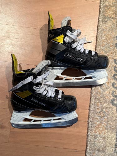 2020 Bauer Supreme 3S Pro Hockey Skates Regular Width 11 (Used)