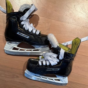 Bauer Ignite Pro Hockey Skates Regular Width 11 (Used)