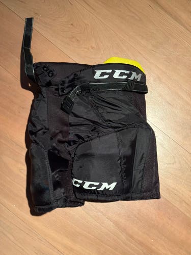 Black Small Kids Unisex CCM Shorts (Used)