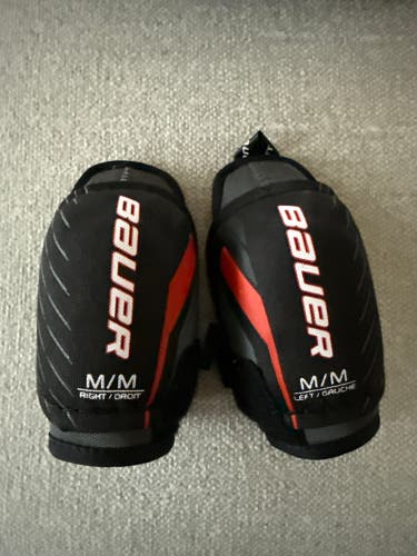 Youth Medium Bauer Lil Sport Elbow Pads (Used)