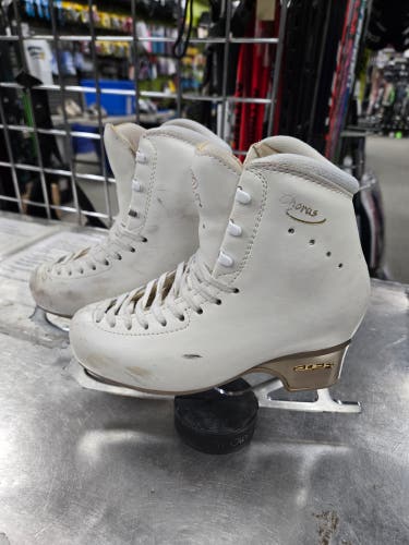 EDEA Figure Skates B Junior 3.5/23.0(Used)