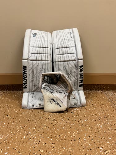 33+2" Vaughn Ve8 Pro Carbon Regular Goalie Full Set (Used)