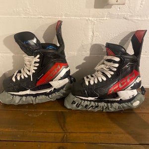 CCM Jetspeed FT6 - Senior Size 7.5 Regular Width