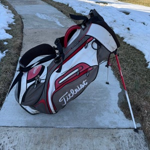 Titlest Stand Bag 4 Way Golf
