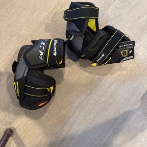 Junior Large CCM Tacks 9080 Elbow Pads (New)