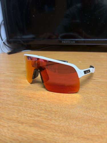 Unisex One Size Fits All Oakley Sutro Sunglasses (Used)