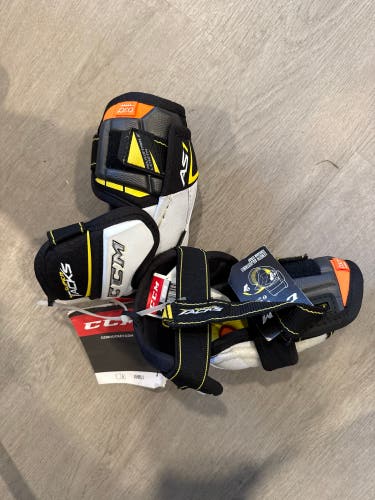 Junior Medium CCM Super Tacks AS1 Elbow Pads (New)