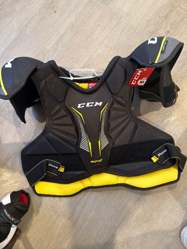 XL Senior CCM Tacks 9040 Shoulder Pads (New)
