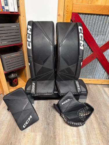 33" CCM Axis 2 Regular Goalie Full Set (Used)